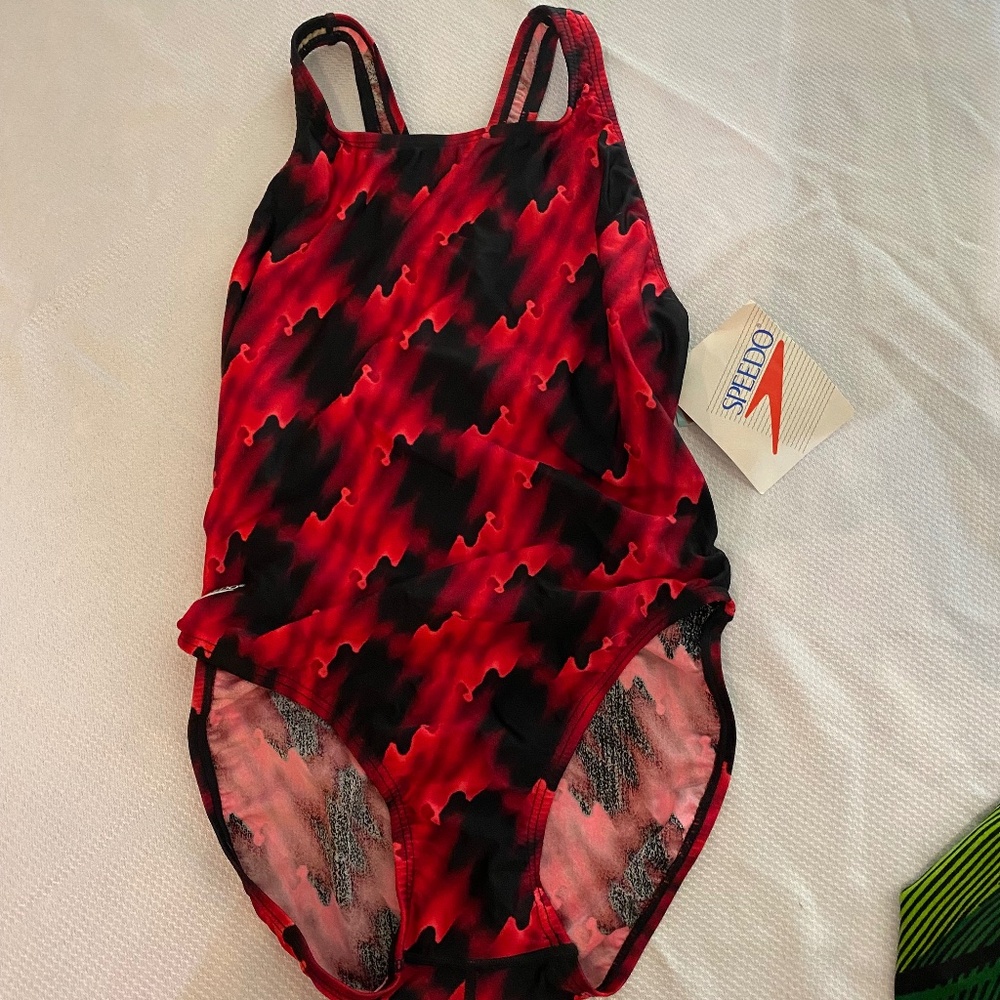 Women’s Speedo one piece swimsuit size 38/14 NWT